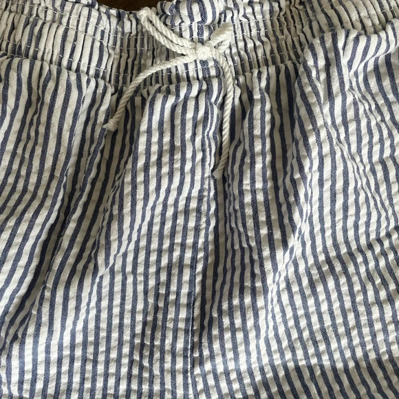 H&M girls shorts size 14 pinstripe blue and white - Picture 2 of 4